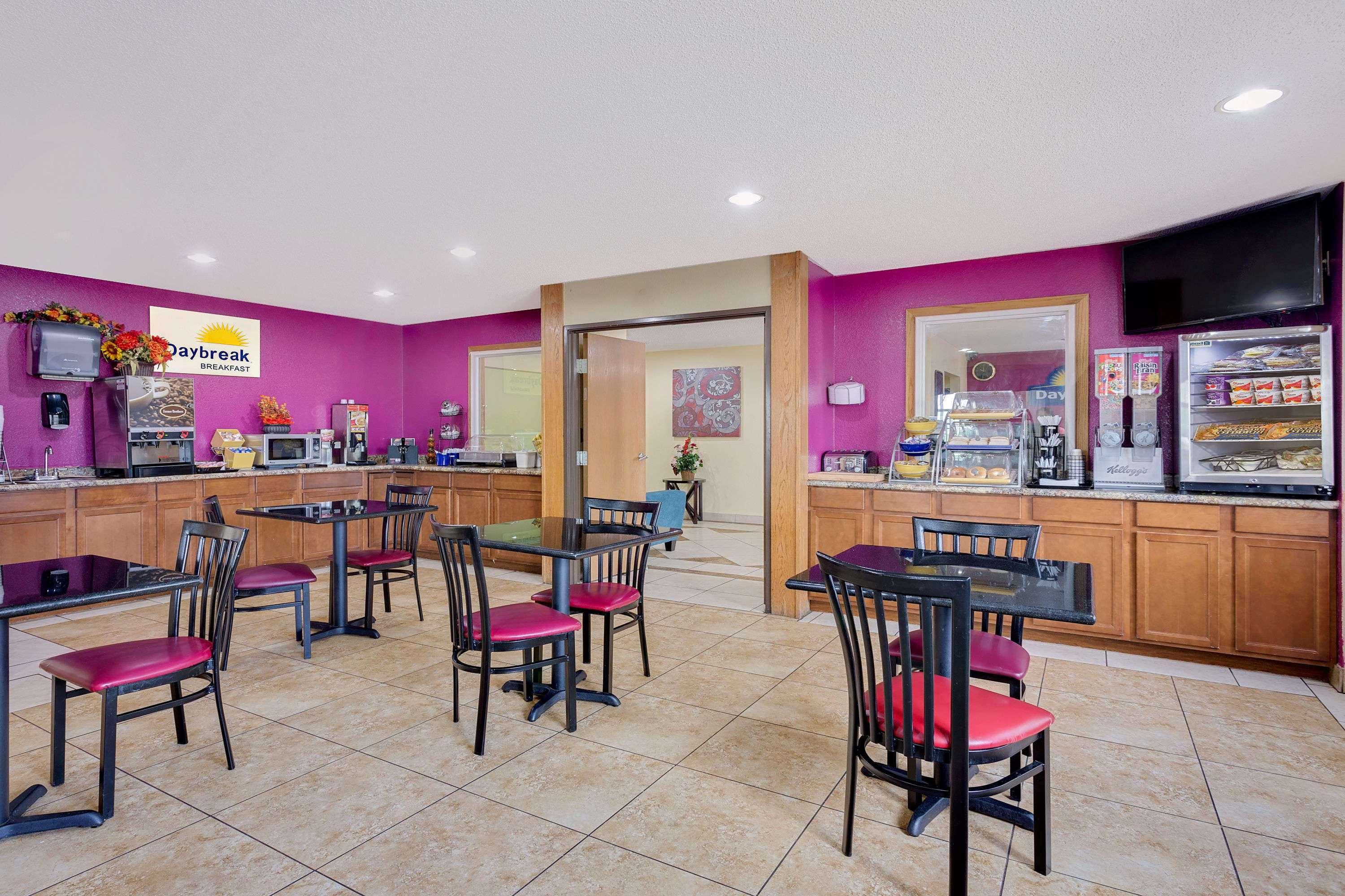 Days Inn By Wyndham Racine/Sturtevant Ngoại thất bức ảnh